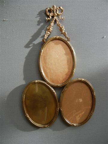 Oval Louis XVI style photo frame c.1900 -1920
