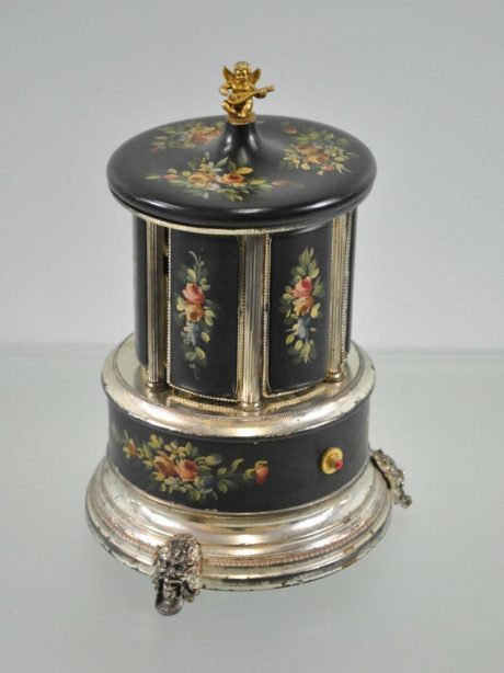 Musical cigarette  holder c.1880
