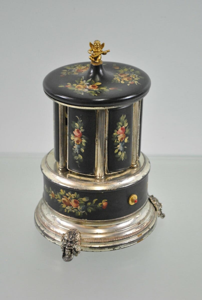 musical cigarette box Musical cigarette holder c.1880 – European Antiques