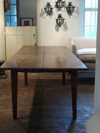 19th century Chestnut French dining table in original condition