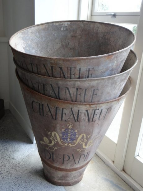 Zinc Chateauneuf-Du-Pape painted grape harvesting Hotte's