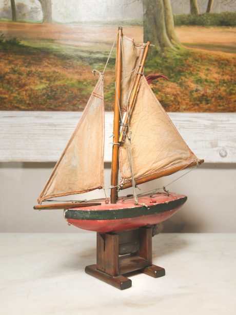 English gaff rigged pond yacht c.1920