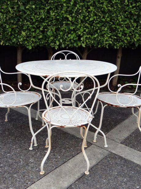 1950's French garden setting