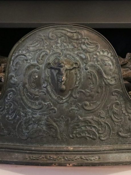 A Victorian Parisian copper fire guard c.1870