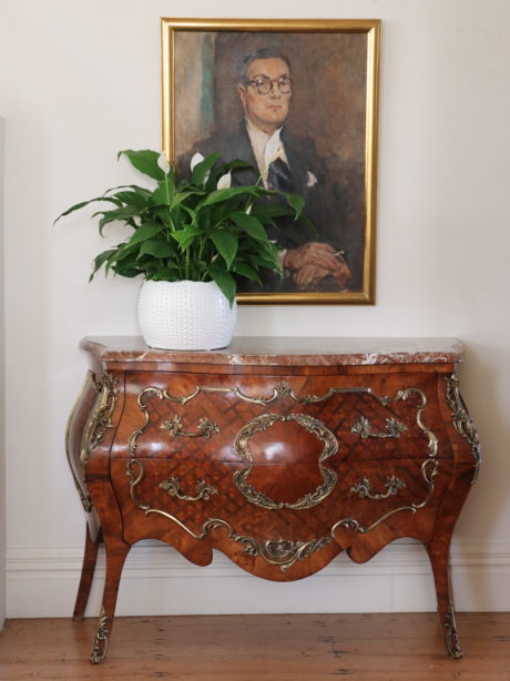 Louis XV style bombe chest in marquetry and bronze