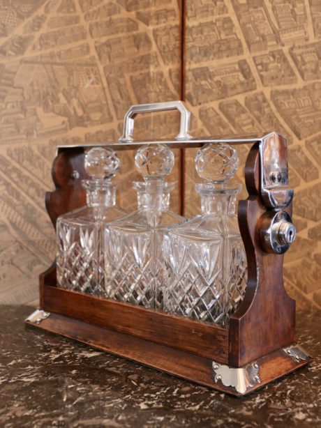 Three-bottle oak tantalus