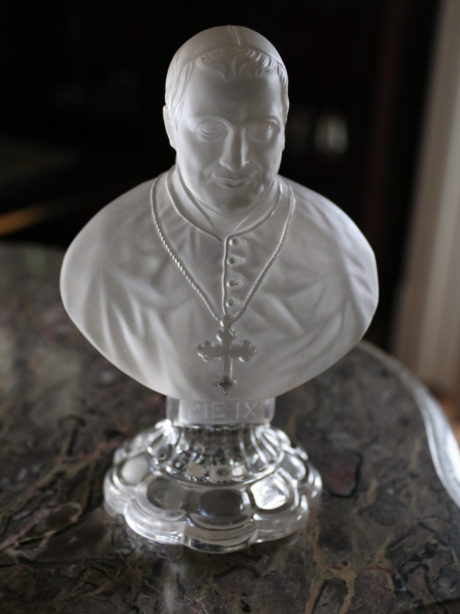 Satin crystal bust of Pope Pius IX